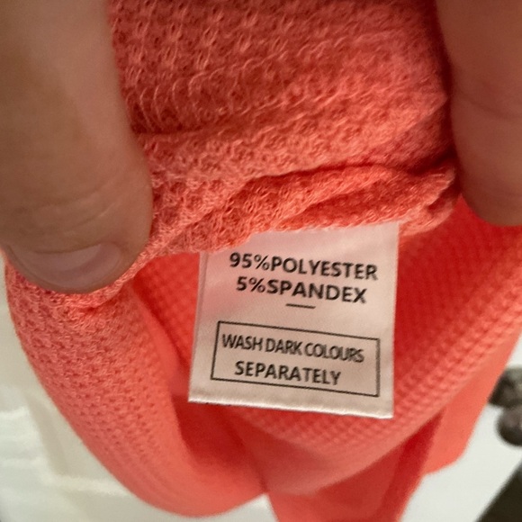 Coral Buttoned Sleeveless Tank Top - Picture 4 of 4